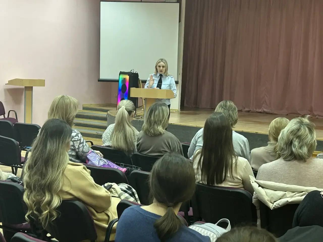 Сотрудники Госавтоинспекции МВД по Республике Мордовия напомнили родителям учеников МОУ «СОШ № 33» и МОУ «СОШ с УИОП № 16» о правилах безопасного поведения на дорогах в преддверии весенних каникул Сотрудники Госавтоинспекции МВД по Республике Мордовия напомнили родителям учеников МОУ «СОШ № 33» и МОУ «СОШ с УИОП № 16» о правилах безопасного поведения на дорогах в преддверии весенних каникул