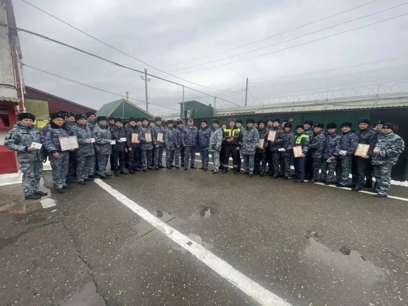 Заместитель Министра МВД по Республике Мордовия проинспектировал несение службы личным составом сводного отряда полиции на КПП «Джемикентский» Заместитель Министра МВД по Республике Мордовия проинспектировал несение службы личным составом сводного отряда полиции на КПП «Джемикентский»