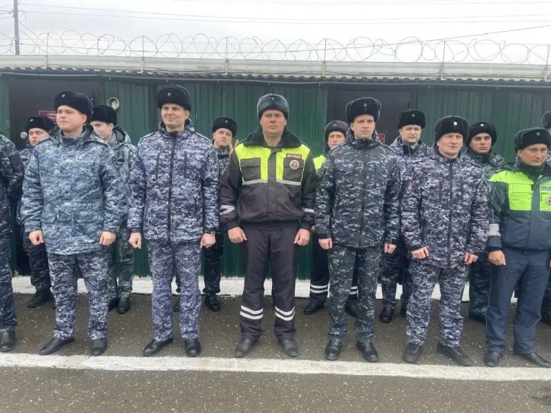 Заместитель Министра МВД по Республике Мордовия проинспектировал несение службы личным составом сводного отряда полиции на КПП «Джемикентский» Заместитель Министра МВД по Республике Мордовия проинспектировал несение службы личным составом сводного отряда полиции на КПП «Джемикентский»