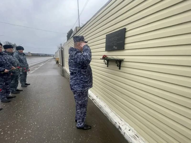 Заместитель Министра МВД по Республике Мордовия проинспектировал несение службы личным составом сводного отряда полиции на КПП «Джемикентский»