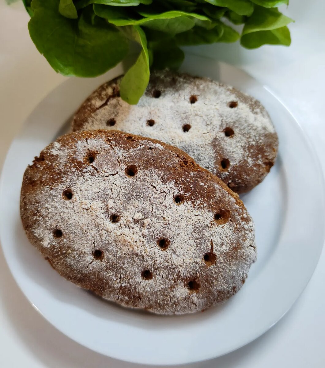 Ароматные ржаные хлебцы на кефире: быстро и просто