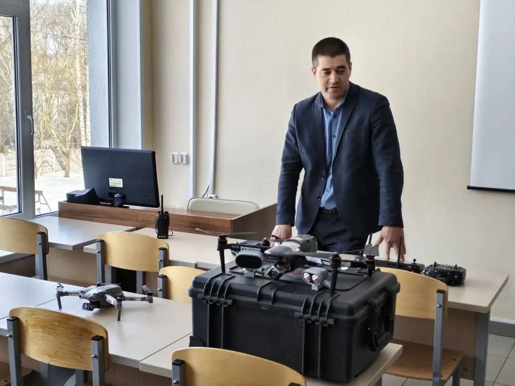 Сотрудники МВД провели занятие по применению беспилотных технологий Сотрудники МВД провели занятие по применению беспилотных технологий