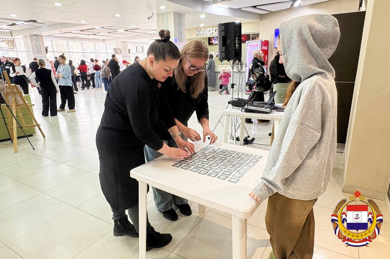 Где семья, там добро. Семейный НКО-фест «Третий квартал» собрал в Центре визуального искусства десятки некоммерческих организаций Где семья, там добро. Семейный НКО-фест «Третий квартал» собрал в Центре визуального искусства десятки некоммерческих организаций