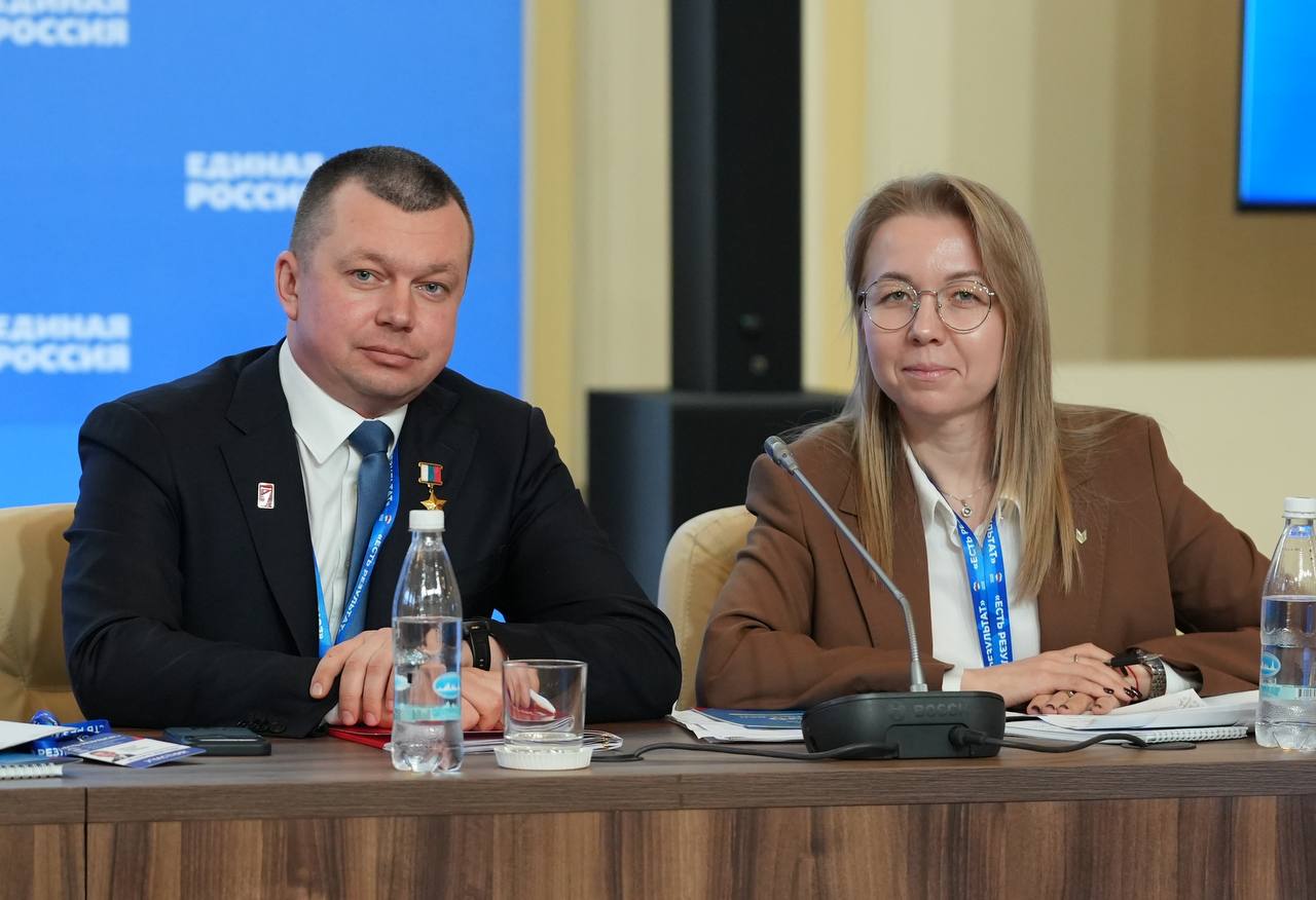 Артём Здунов: #ЕстьРезультат. С коллегами-однопартийцами, молодёжными и патриотическими организациями, педагогами и наставниками, ветеранами спецоперации - большой #командойПрезидента работаем над национальным приоритетом... Артём Здунов: #ЕстьРезультат. С коллегами-однопартийцами, молодёжными и патриотическими организациями, педагогами и наставниками, ветеранами спецоперации - большой #командойПрезидента работаем над национальным приоритетом...