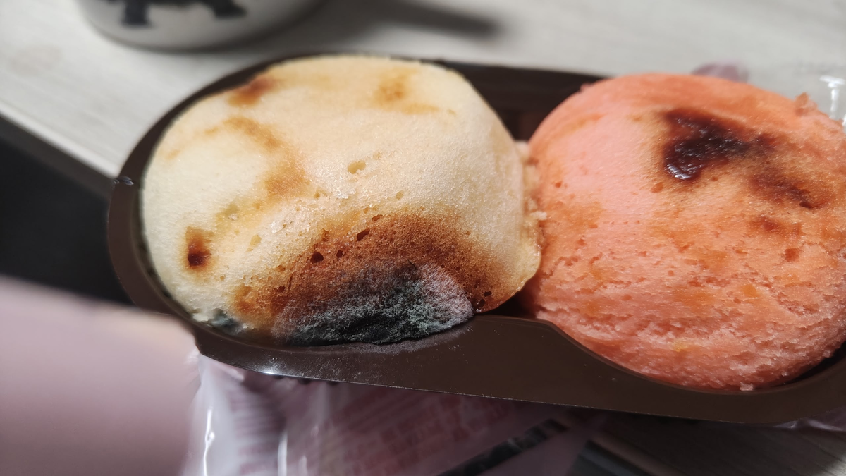 Как действовать, если кекс с плесенью стал неприятным сюрпризом