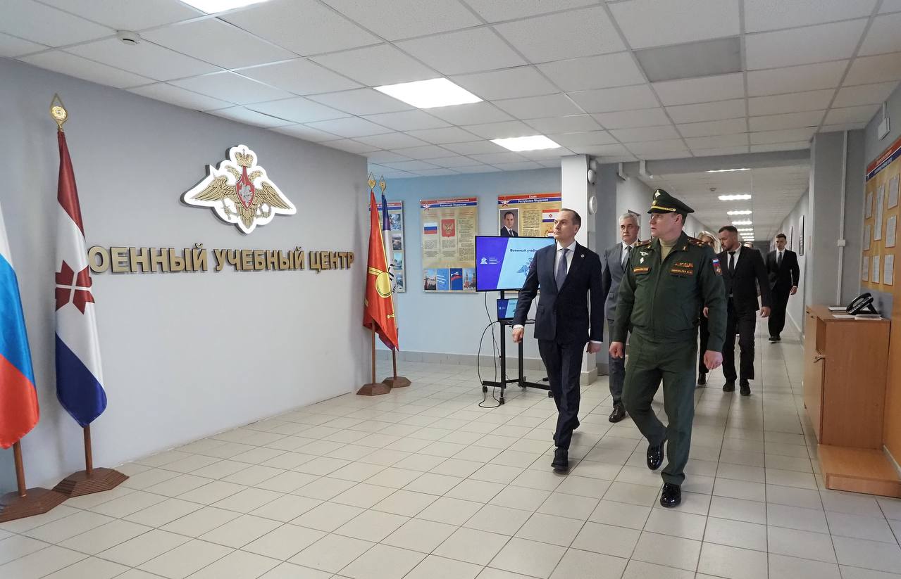 Артём Здунов: Осмотрели военный учебный центр в нашем университете