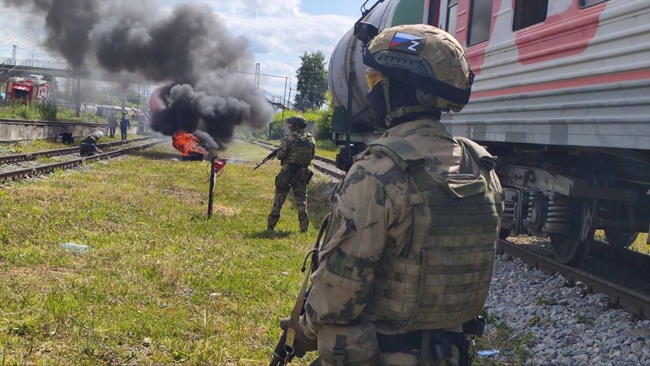 Артём Здунов: 10 лет Национальной гвардии России! Лучшие сыны Отечества всегда на страже безопасности - наш надёжный щит; те, кто с честью выполняют самые ответственные задачи, защищают страну на передовой специальной... Артём Здунов: 10 лет Национальной гвардии России! Лучшие сыны Отечества всегда на страже безопасности - наш надёжный щит; те, кто с честью выполняют самые ответственные задачи, защищают страну на передовой специальной...