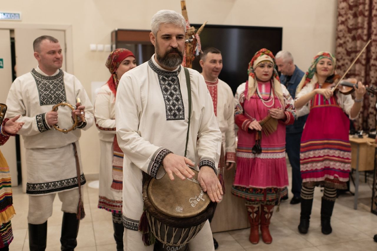 Ночь прошла, настало устро ясное! А была она необычной - театральной Ночь прошла, настало устро ясное! А была она необычной - театральной