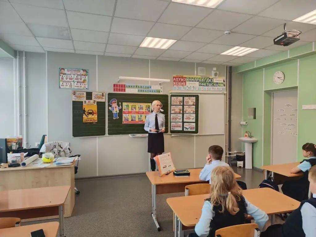 В рамках профилактического мероприятия «Безопасные каникулы» в МОУ «Лицей № 31» состоялась встреча учащихся с сотрудником Госавтоинспекции В рамках профилактического мероприятия «Безопасные каникулы» в МОУ «Лицей № 31» состоялась встреча учащихся с сотрудником Госавтоинспекции