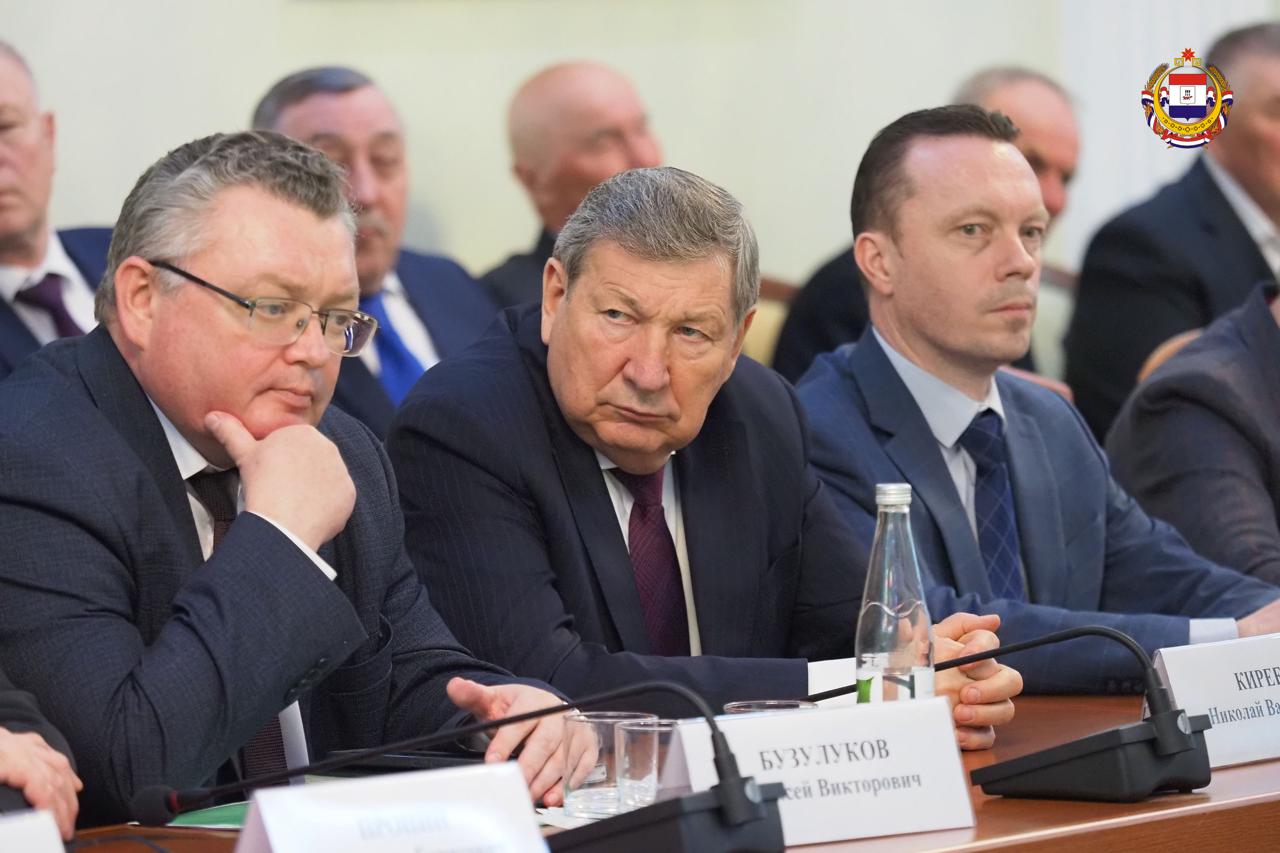 Кадры решают всё!. «Больше 60 тысяч жителей Мордовии работают в агропромышленном комплексе республики Кадры решают всё!. «Больше 60 тысяч жителей Мордовии работают в агропромышленном комплексе республики