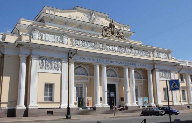 Григорий Вдовин: Посмотрите, каким отборнейшим говном материалом кормят посетителей в Российском этнографическом музее в Санкт-Петербурге