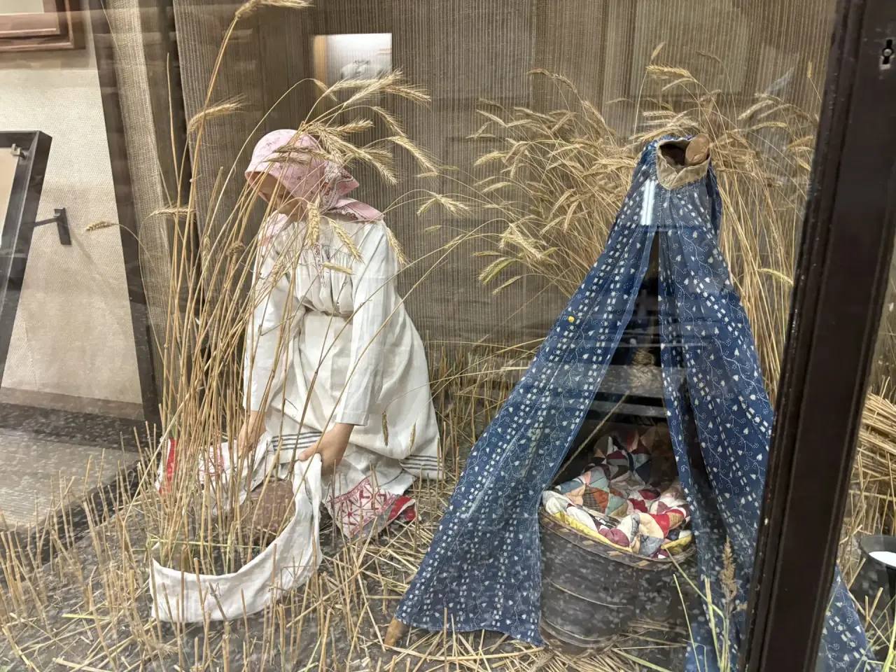 Григорий Вдовин: Посмотрите, каким отборнейшим говном материалом кормят посетителей в Российском этнографическом музее в Санкт-Петербурге Григорий Вдовин: Посмотрите, каким отборнейшим говном материалом кормят посетителей в Российском этнографическом музее в Санкт-Петербурге