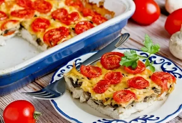 Сочность куриного филе с грибами и сыром: запекаем с любовью
