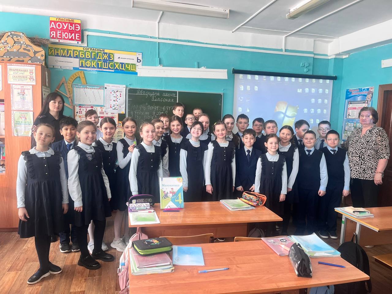 В рамках профилактической работы с подрастающим поколением сотрудники пропаганды безопасности дорожного движения Госавтоинспекции МВД по Республике Мордовия провели профилактическую беседу с учениками второго и четвертого... В рамках профилактической работы с подрастающим поколением сотрудники пропаганды безопасности дорожного движения Госавтоинспекции МВД по Республике Мордовия провели профилактическую беседу с учениками второго и четвертого...