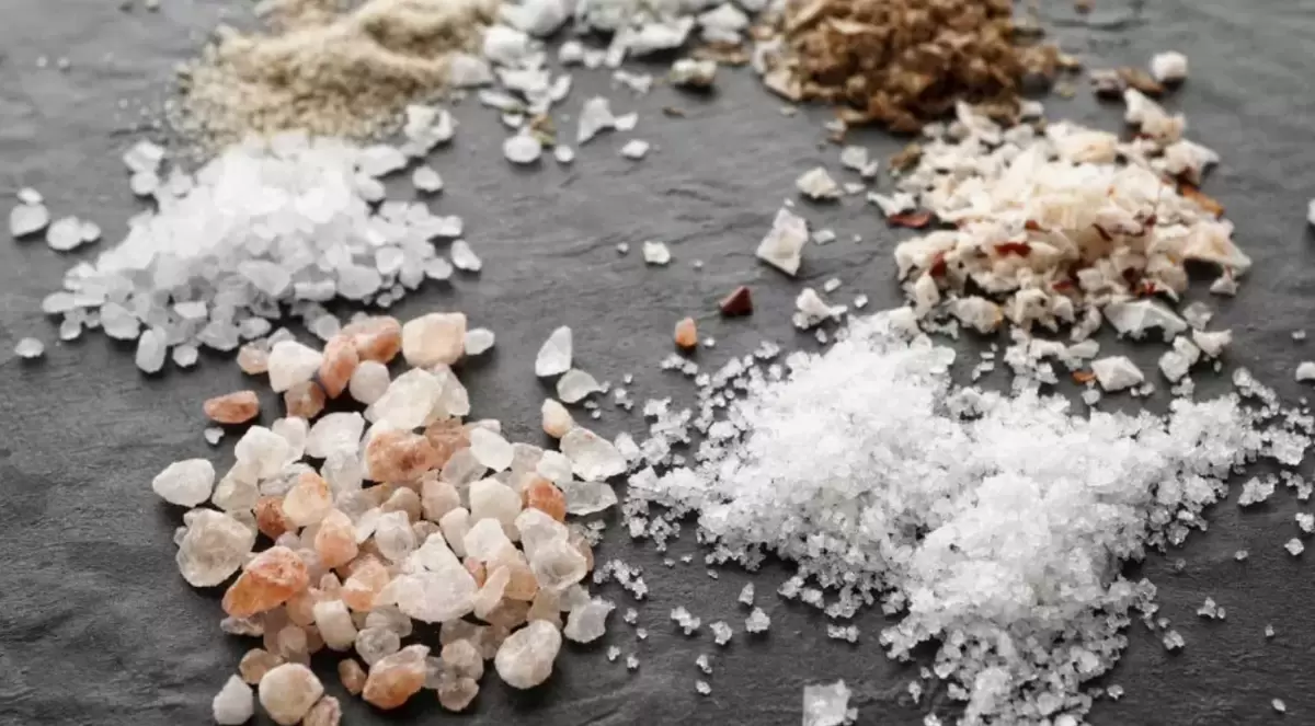 На что обращать внимание при выборе соли: худшие марки, которые стоит избегать
