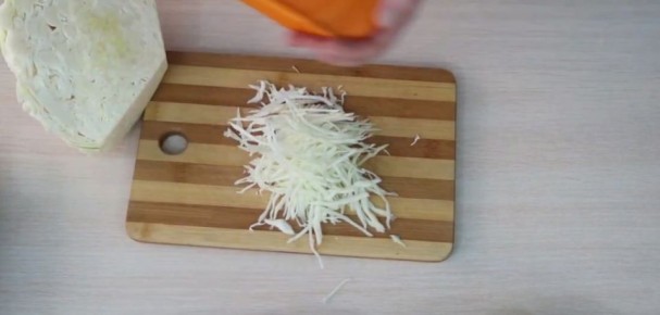 Кремлевская хряпа: оригинальный салат из капусты для гурманов