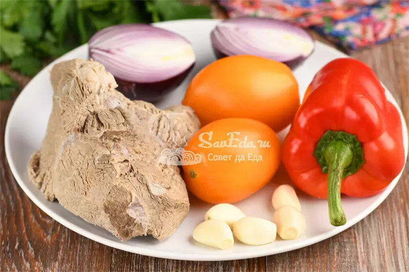 Необычные закуски из вареного мяса и свежих овощей: откройте для себя их вкус