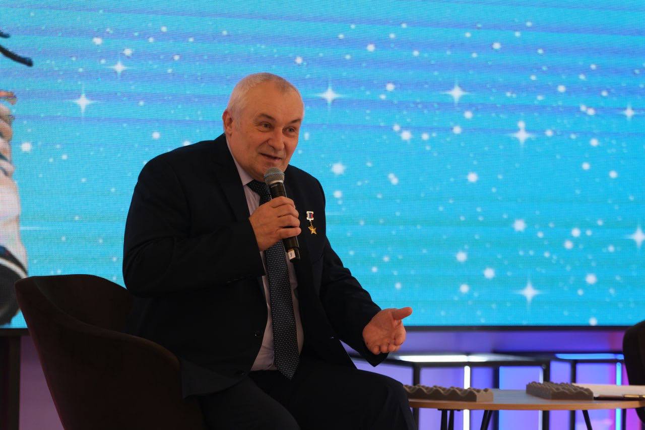 Артём Здунов: #Поехали. 65 лет назад весь мир следил за эпохальным событием - за первым полётом человека в космос!!! 12 апреля 1961 года советский космонавт Юрий Гагарин на корабле «Восток-1» совершил 108-минутный полет... Артём Здунов: #Поехали. 65 лет назад весь мир следил за эпохальным событием - за первым полётом человека в космос!!! 12 апреля 1961 года советский космонавт Юрий Гагарин на корабле «Восток-1» совершил 108-минутный полет...