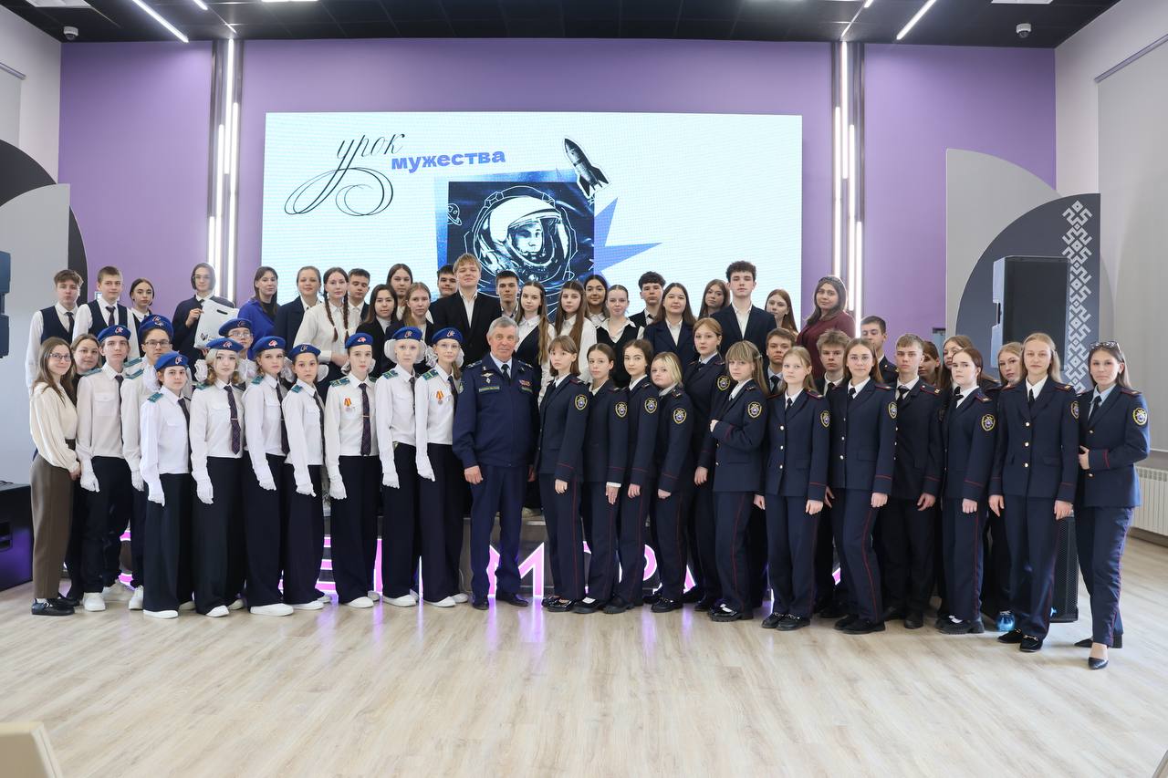 Артём Здунов: #Поехали. 65 лет назад весь мир следил за эпохальным событием - за первым полётом человека в космос!!! 12 апреля 1961 года советский космонавт Юрий Гагарин на корабле «Восток-1» совершил 108-минутный полет... Артём Здунов: #Поехали. 65 лет назад весь мир следил за эпохальным событием - за первым полётом человека в космос!!! 12 апреля 1961 года советский космонавт Юрий Гагарин на корабле «Восток-1» совершил 108-минутный полет...