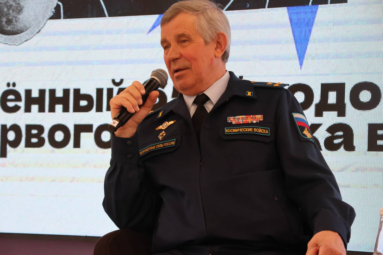 Артём Здунов: #Поехали. 65 лет назад весь мир следил за эпохальным событием - за первым полётом человека в космос!!! 12 апреля 1961 года советский космонавт Юрий Гагарин на корабле «Восток-1» совершил 108-минутный полет... Артём Здунов: #Поехали. 65 лет назад весь мир следил за эпохальным событием - за первым полётом человека в космос!!! 12 апреля 1961 года советский космонавт Юрий Гагарин на корабле «Восток-1» совершил 108-минутный полет...