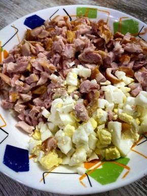 Салат с копчёной курицей и ананасами: идеальный выбор для праздника