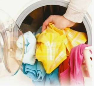 Как сохранить яркость любимой одежды: методы и советы