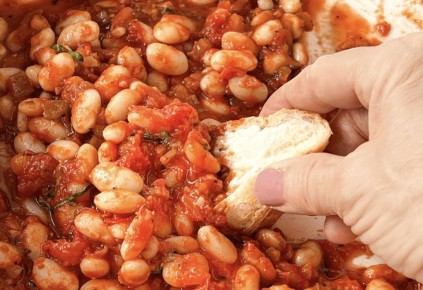 Фасоль в томатном соусе: домашний рецепт, который согреет