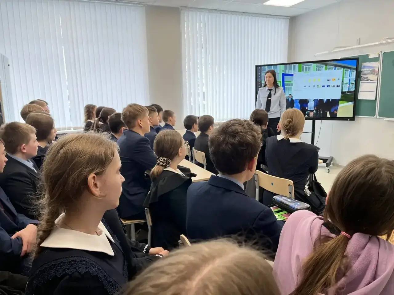 Старший инспектор по пропаганде безопасности дорожного движения отделения Госавтоинспекции ММО МВД России «Краснослободский» в МОУ «Новотроицкая СОШ» провела профилактическую беседу по безопасности дорожного движения с...