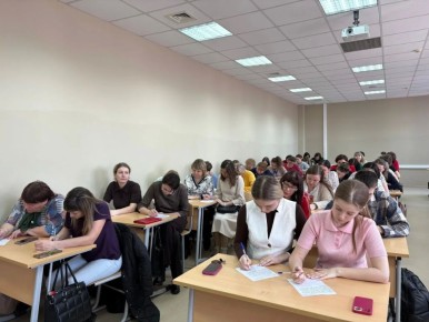 В преддверии Всероссийского дня мордовских языков, который отмечается 16 апреля, в Саранске состоялась Всероссийская образовательная акция «Диктант на мокшанском и эрзянском языках»