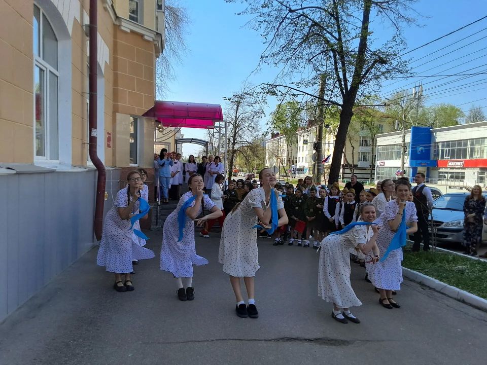 Наталья Долматова поздравила с Днём Победы бывшего узника фашистского концлагеря Юрия Смирнова Наталья Долматова поздравила с Днём Победы бывшего узника фашистского концлагеря Юрия Смирнова