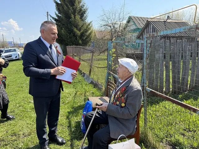 В преддверии празднования 81-летия Великой Победы в п. Кадошкино была проведена акция "Парад у дома ветерана" В преддверии празднования 81-летия Великой Победы в п. Кадошкино была проведена акция "Парад у дома ветерана"