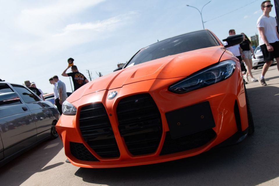 Масштабная сходка автолюбителей, владельцев кастомных и редких машин прошла вчера в Саранске у стадиона "Мордовия Арена" Масштабная сходка автолюбителей, владельцев кастомных и редких машин прошла вчера в Саранске у стадиона "Мордовия Арена"