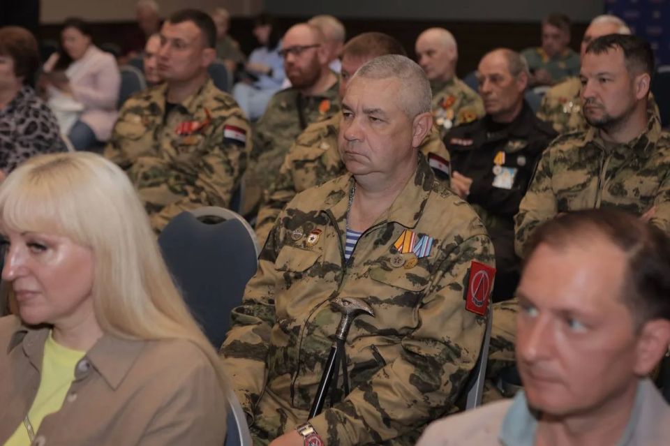 В Саранске стартовала региональная сессия Ассоциации ветеранов СВО «Ветераны специальной военной операции: от фронта к мирной жизни» В Саранске стартовала региональная сессия Ассоциации ветеранов СВО «Ветераны специальной военной операции: от фронта к мирной жизни»