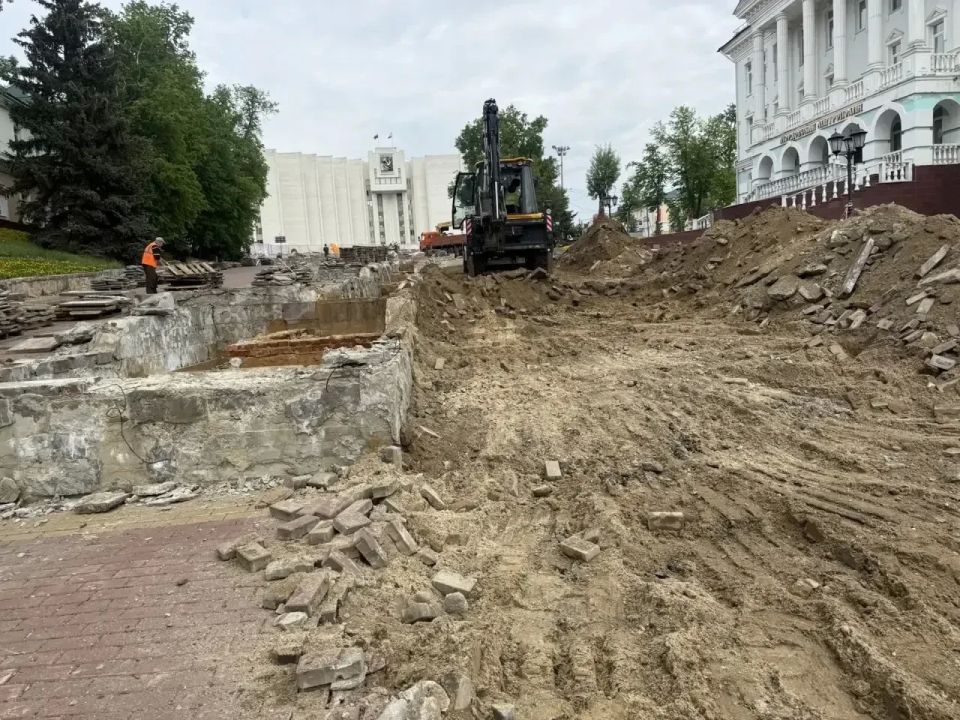 В Саранске продолжается масштабная реконструкция Фонтанного спуска В Саранске продолжается масштабная реконструкция Фонтанного спуска