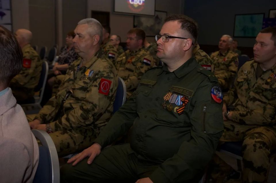 В Саранске стартовала региональная сессия Ассоциации ветеранов СВО «Ветераны специальной военной операции: от фронта к мирной жизни» В Саранске стартовала региональная сессия Ассоциации ветеранов СВО «Ветераны специальной военной операции: от фронта к мирной жизни»