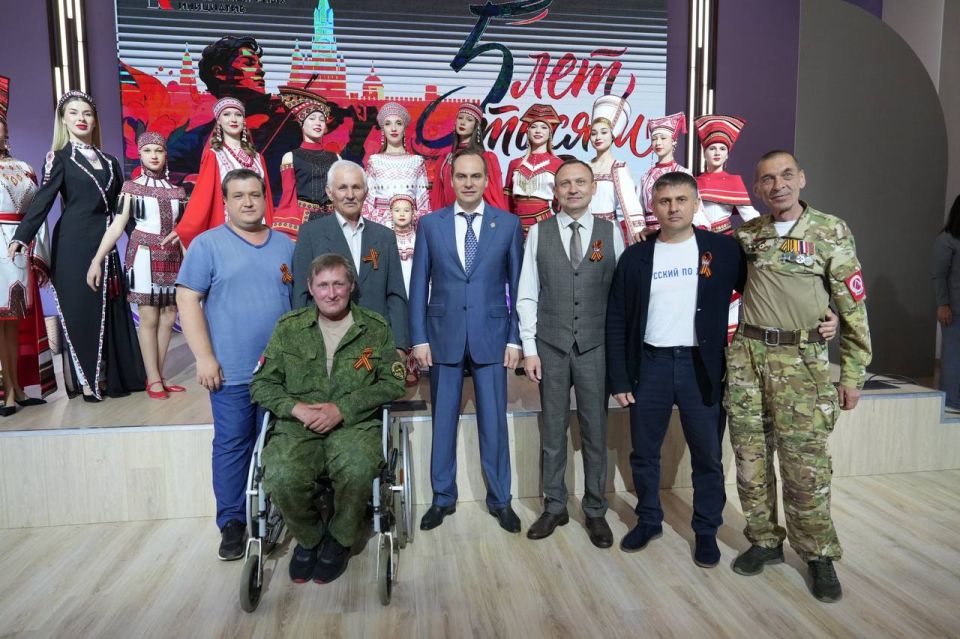 Артём Здунов: 5 лет Президентский Фонд культурных инициатив @pfci_grants помогает воплощать в жизнь наши смелые мечты и проекты! За это время поддержано 150 заявок на общую сумму почти полмиллиарда рублей Многие инициативы... Артём Здунов: 5 лет Президентский Фонд культурных инициатив @pfci_grants помогает воплощать в жизнь наши смелые мечты и проекты! За это время поддержано 150 заявок на общую сумму почти полмиллиарда рублей Многие инициативы...