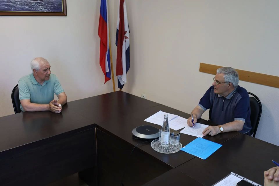 Председатель Госсобрания Мордовии Владимир Чибиркин провел прием граждан в Краснослободске Председатель Госсобрания Мордовии Владимир Чибиркин провел прием граждан в Краснослободске