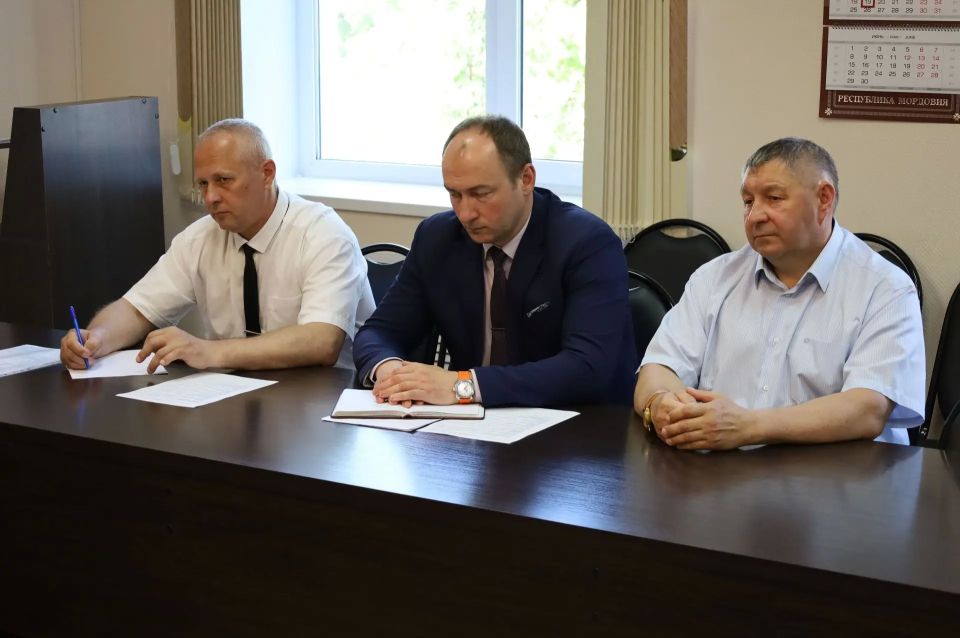 Председатель Госсобрания Мордовии Владимир Чибиркин провел прием граждан в Краснослободске Председатель Госсобрания Мордовии Владимир Чибиркин провел прием граждан в Краснослободске