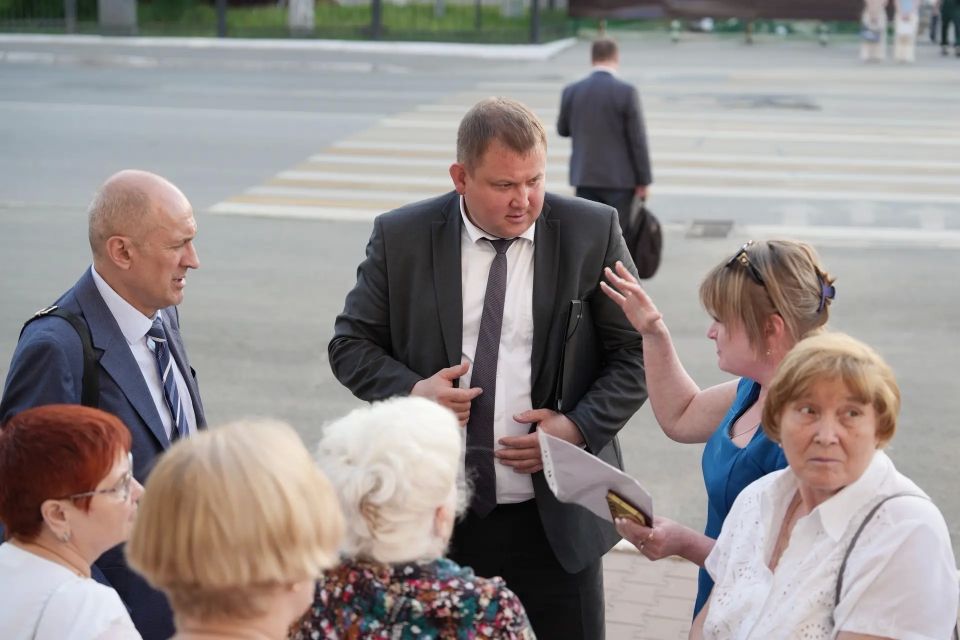 Артём Здунов: Встретились с дружным коллективом домкомов Саранска, рассмотрели насущные вопросы: Артём Здунов: Встретились с дружным коллективом домкомов Саранска, рассмотрели насущные вопросы: