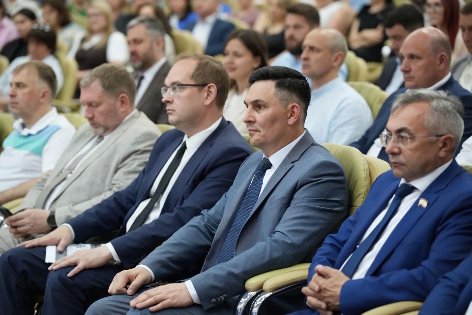 Артём Здунов: #БизнесМордовии. Развиваем бизнес-сообщество Мордовии с командой «Деловой России» Артём Здунов: #БизнесМордовии. Развиваем бизнес-сообщество Мордовии с командой «Деловой России»