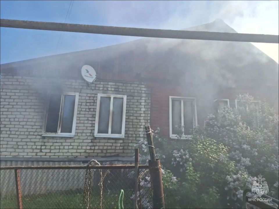 На пожаре в Ардатовском районе повреждены жилой дом и сарай На пожаре в Ардатовском районе повреждены жилой дом и сарай