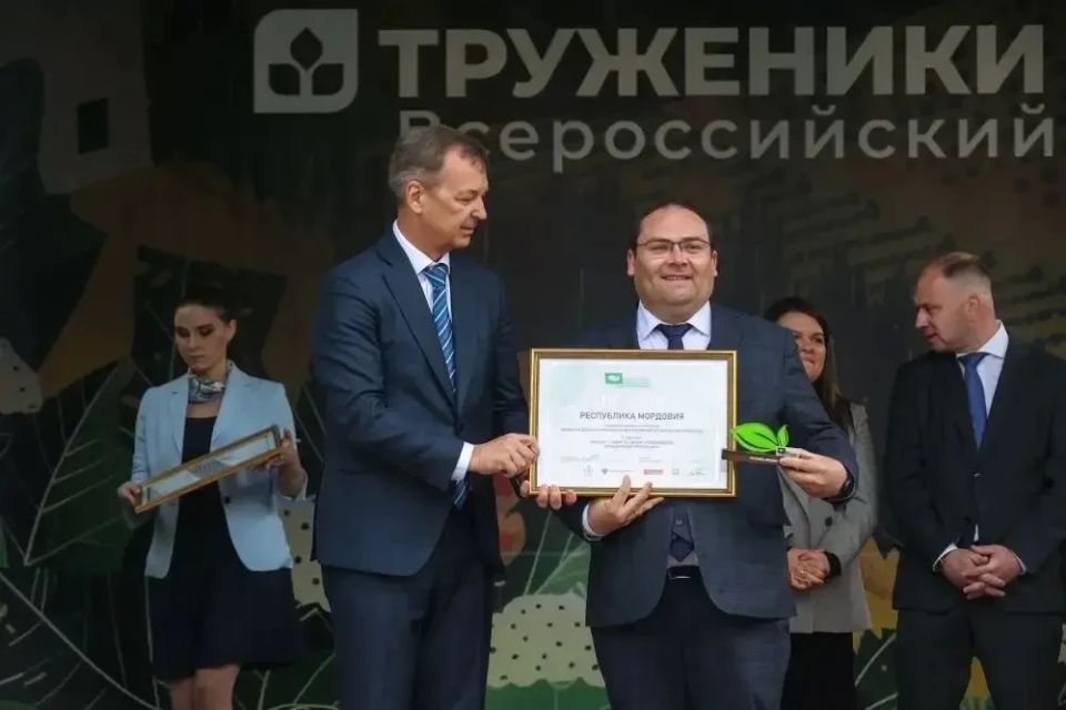 Артём Здунов: Мордовия - лидер по объёму производства органической продукции в России! За высоким званием - труд всей #командыМордовии; системная и грамотная работа с теми, кто производит полезные, вкусные продукты - с... Артём Здунов: Мордовия - лидер по объёму производства органической продукции в России! За высоким званием - труд всей #командыМордовии; системная и грамотная работа с теми, кто производит полезные, вкусные продукты - с...
