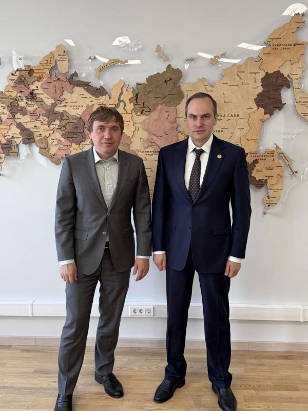 Артём Здунов: Поддержал наших ребят на защите заявки программ Росмолодёжи - «Регион для молодых», «Регион добрых дел» Артём Здунов: Поддержал наших ребят на защите заявки программ Росмолодёжи - «Регион для молодых», «Регион добрых дел»