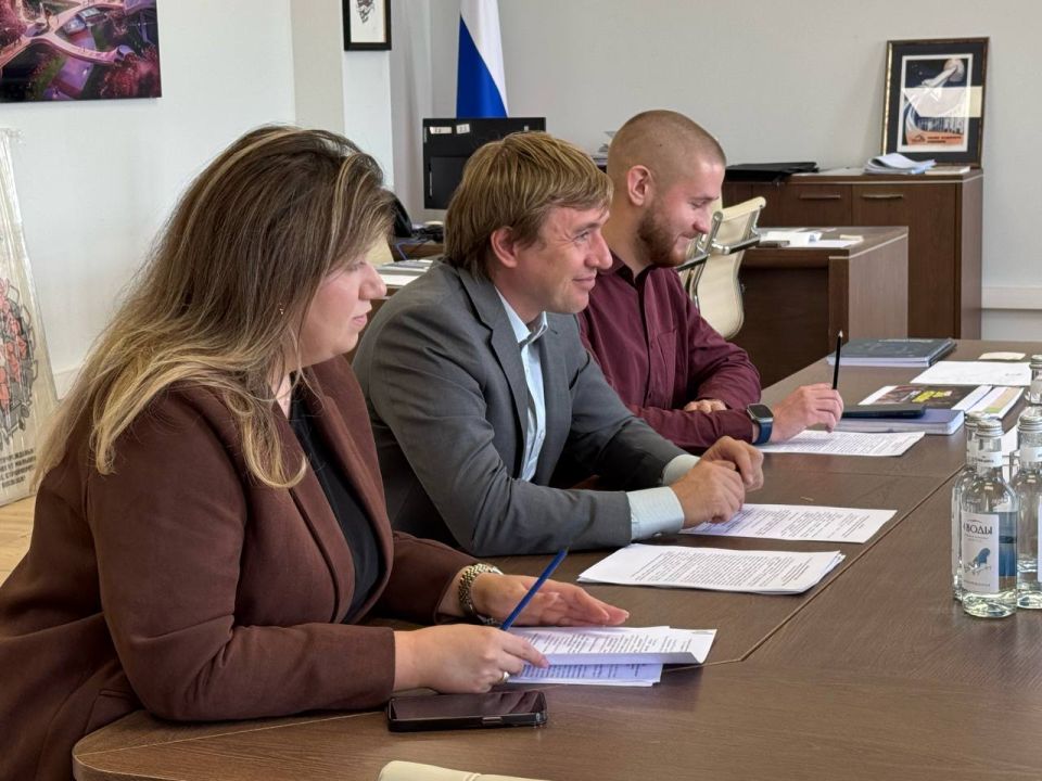 Артём Здунов: Поддержал наших ребят @mol13rus на защите заявки программ Росмолодёжи - «Регион для молодых», «Регион добрых дел» Артём Здунов: Поддержал наших ребят @mol13rus на защите заявки программ Росмолодёжи - «Регион для молодых», «Регион добрых дел»