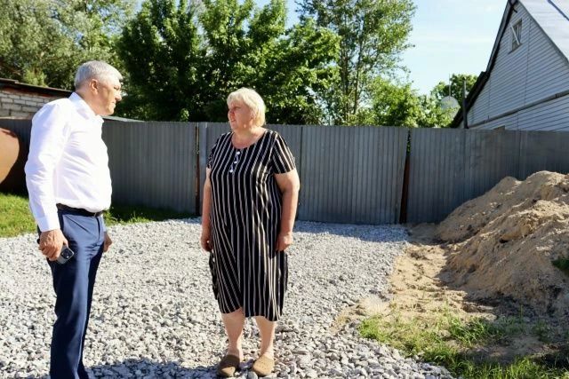 Александр Атласов помог жителям Ромоданова с благоустройством дороги и поддержал семью героя СВО Александр Атласов помог жителям Ромоданова с благоустройством дороги и поддержал семью героя СВО