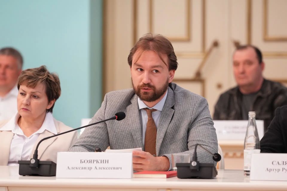 Артём Здунов: #БизнесМордовии. Крупные игроки и только начинающие свой путь в бизнесе - встретились с предпринимателями Мордовии, это наша мощная поддержка в вопросах создания новых рабочих мест, помощи бойцам спецоперации... Артём Здунов: #БизнесМордовии. Крупные игроки и только начинающие свой путь в бизнесе - встретились с предпринимателями Мордовии, это наша мощная поддержка в вопросах создания новых рабочих мест, помощи бойцам спецоперации...