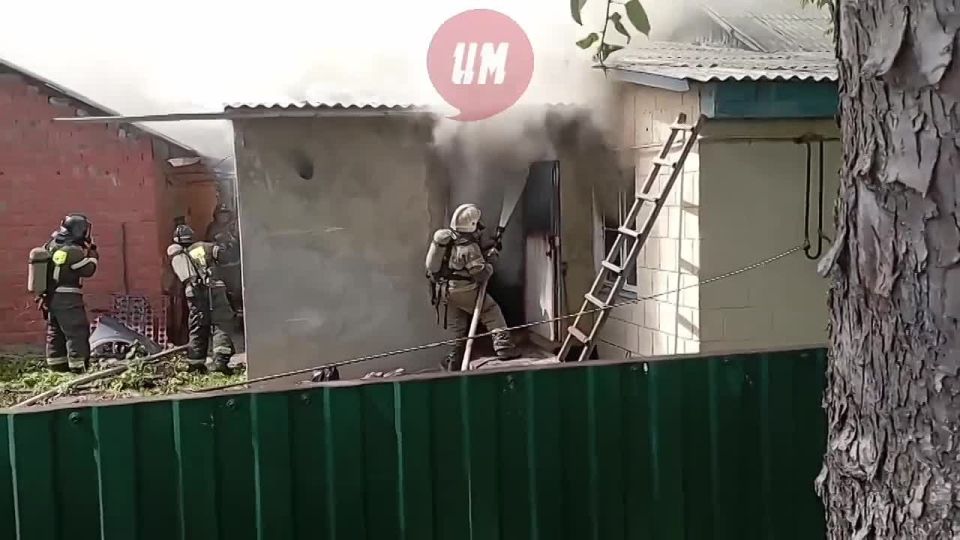 Пожар в частном доме на улице А. Невского в Саранске! На месте происшествия уже работают пожарные