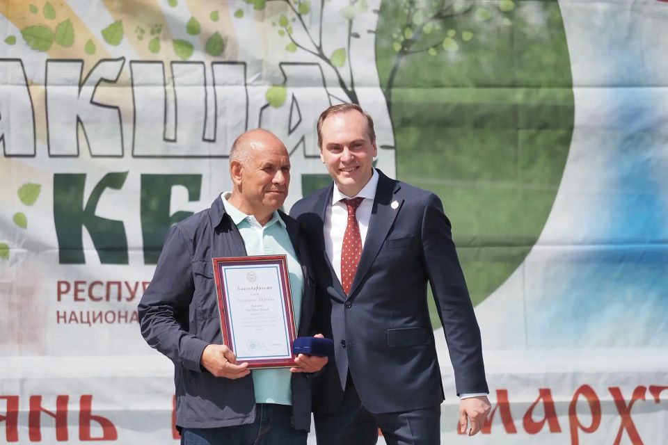 Артём Здунов: #ГодЕдинстваНародов. Каждый год встречаем Троицу на родном самобытным празднике «Акша келу» в с. Вадовские Селищи Зубово-Полянского района! В этот день сюда приезжают наши земляки - уроженцы села, проживающие... Артём Здунов: #ГодЕдинстваНародов. Каждый год встречаем Троицу на родном самобытным празднике «Акша келу» в с. Вадовские Селищи Зубово-Полянского района! В этот день сюда приезжают наши земляки - уроженцы села, проживающие...
