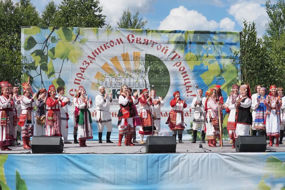 Артём Здунов: #ГодЕдинстваНародов. Каждый год встречаем Троицу на родном самобытным празднике «Акша келу» в с. Вадовские Селищи Зубово-Полянского района! В этот день сюда приезжают наши земляки - уроженцы села, проживающие... Артём Здунов: #ГодЕдинстваНародов. Каждый год встречаем Троицу на родном самобытным празднике «Акша келу» в с. Вадовские Селищи Зубово-Полянского района! В этот день сюда приезжают наши земляки - уроженцы села, проживающие...