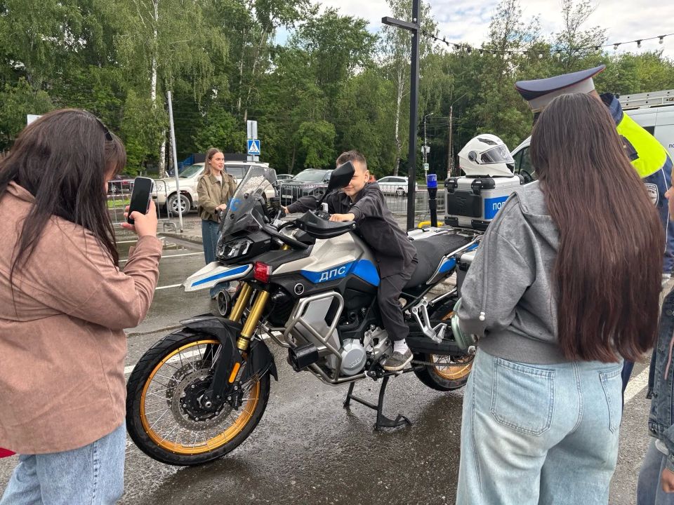 В Международный день защиты детей юные жители Мордовии познакомились с профессией сотрудника органов внутренних дел В Международный день защиты детей юные жители Мордовии познакомились с профессией сотрудника органов внутренних дел